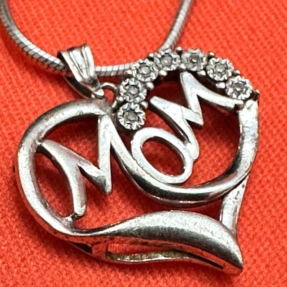 unbranded Jewelry - 925 Sterling Silver MOM Heart Pendant And Necklace Diamonds Love 0680 P